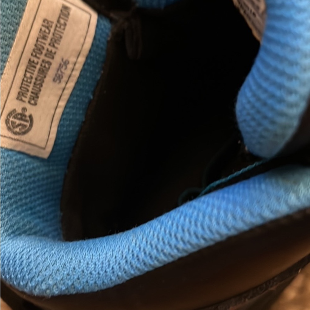 Helly Hansen Black and Blue Workwear Boots - Picture 7 of 8